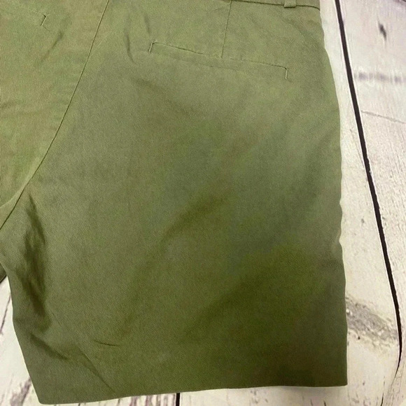 Banana Republic‎ khaki green shorts women’s size 4 - Picture 2 of 9